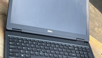 Laptop Dell precision 3520 core i7 7700HQ Ram 16gb SSD 512GB Card Rời Chuyên thiết kế đồ họa