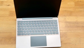 Laptop surface Go i5 1035G1 Ram 8gb ssd 256gb 12.5inch màn hình Qled 1.5K cảm ứng vỏ nhôm siêu đẹp