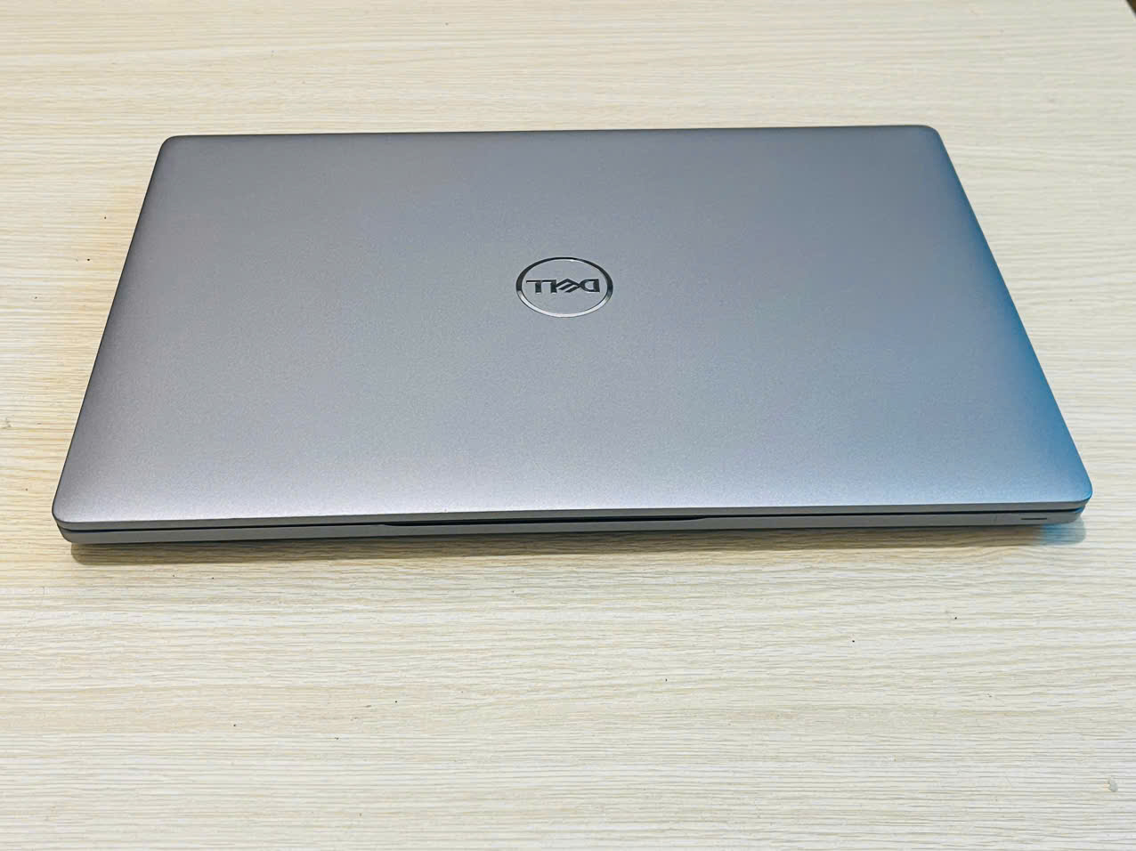Dell Latitude 5410 Core i7-1061u 32GB RAM 256GB SSD14.0 Inch FHD Win10