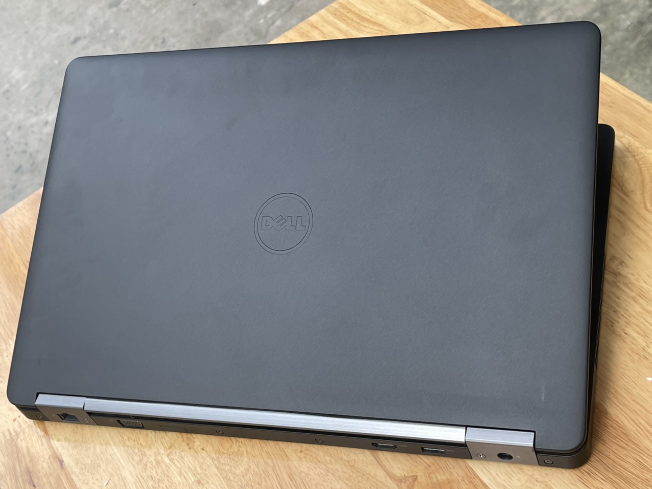 Laptop Dell E5570 i3 6100U ram 4gb ssd 128gb 15.6 inch xách tay nguyên zin giá rẻ
