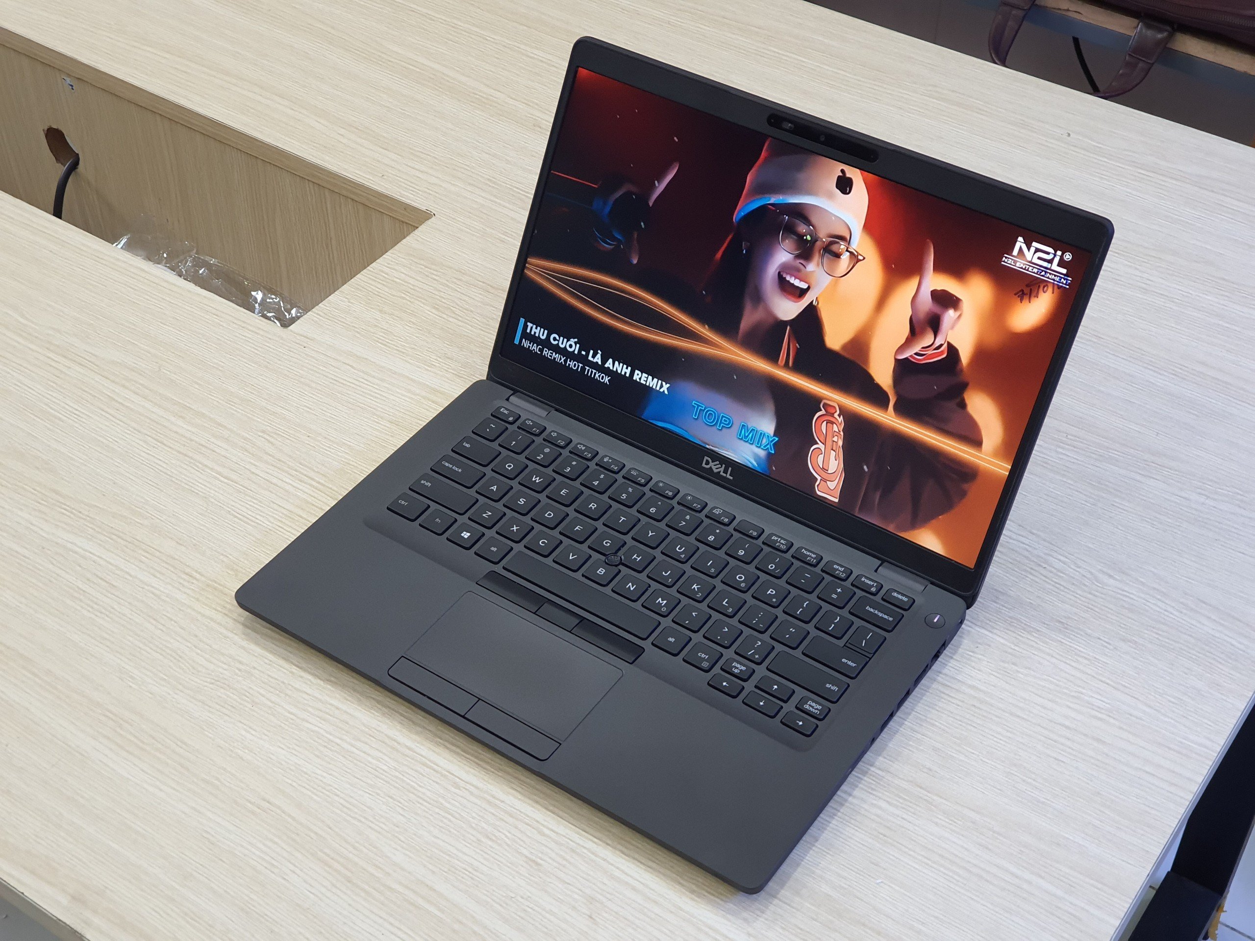 laptop giá rẻ dell 5300 i7 8565 ram 8gb ssd 256gb 13.3inch FHD chuyên văn phòng đồ họa giá rẻ
