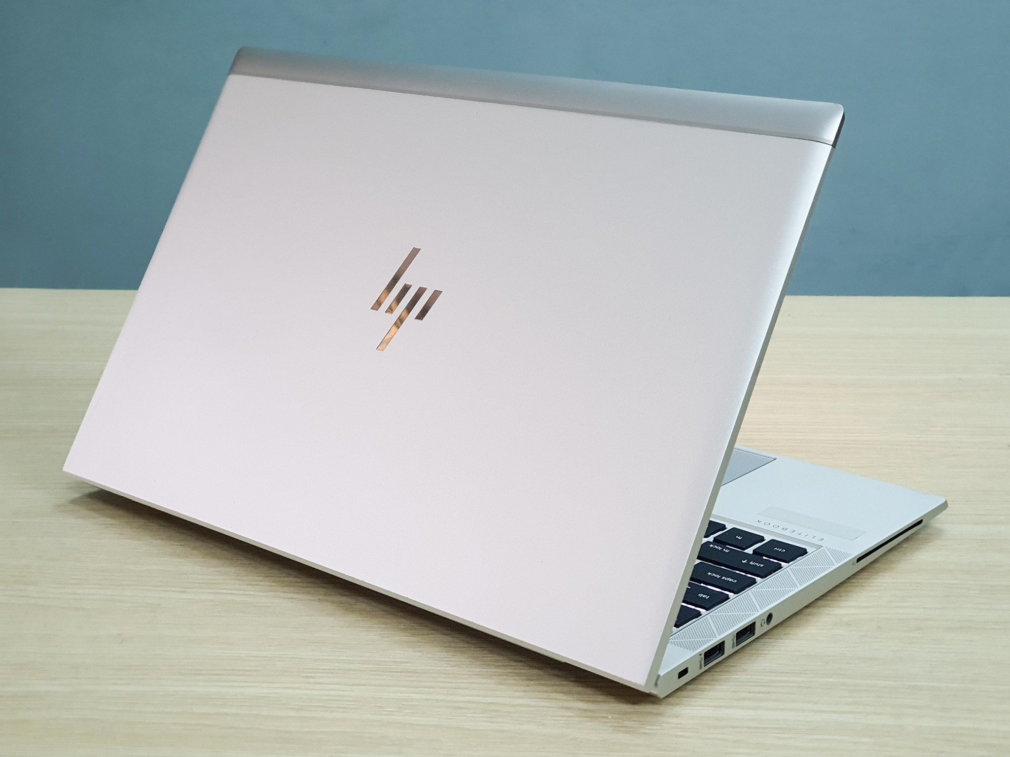 laptop xách tay hp 840 g8 i7 1185G7 ram 16gb ssd 512gb 14inch full hd vỏ nhôm