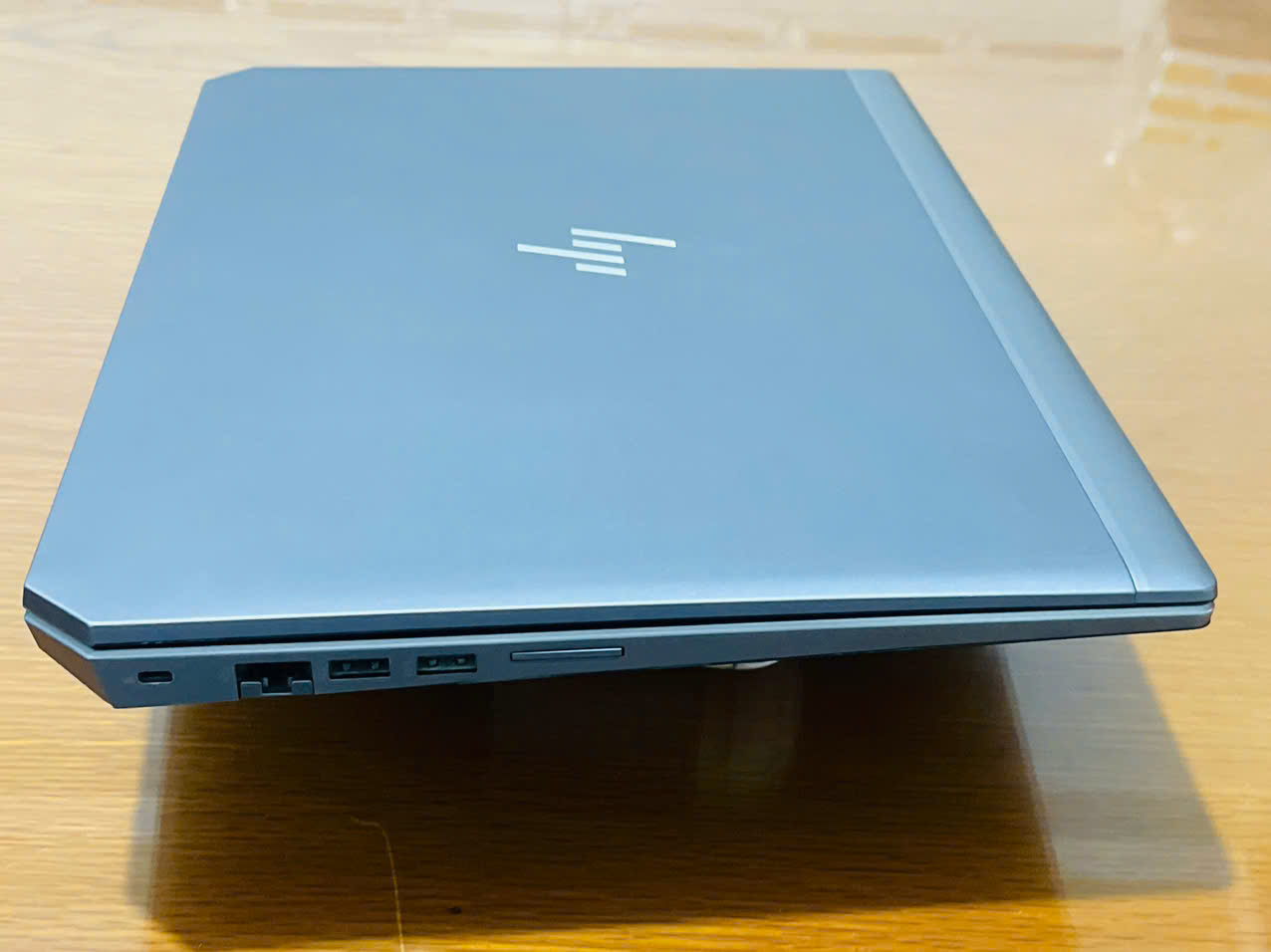 Laptop xách tay HP Zbook 15 G6 i7- 9850H ram 32gb ssd 1tb nividia T2000 15.6inch vỏ nhôm