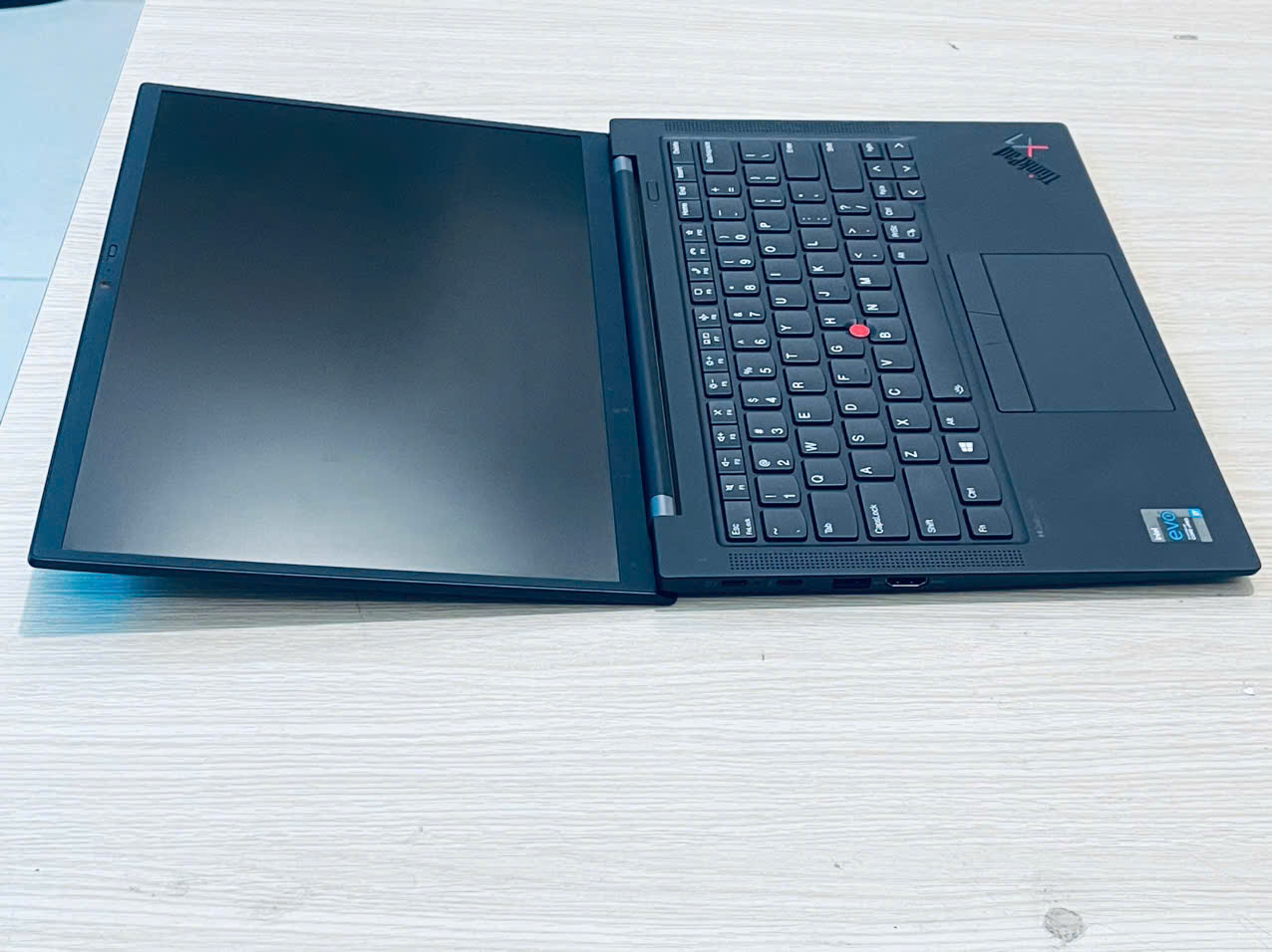 Nên mua Dell XPS 7390 hay ThinkPad X1 Carbon Gen 8? So sánh chi tiết i7 RAM 16GB SSD 512GB năm 2026