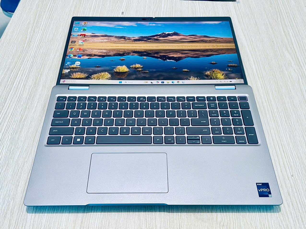 So sánh chi tiết Dell Precision 3581 i7 13800H và Dell Precision 5570 i9 12900H