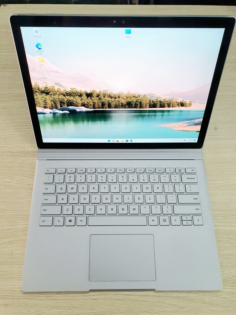 So sánh MSI GF63 Thin 12 và Surface Book 3 – Laptop xách tay chuyên game giá rẻ