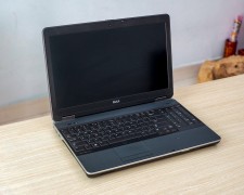 Laptop Dell E6540 Core i7 4610 Ram 8GB SSD 256gb Chuyên Game đồ họa giá rẻ