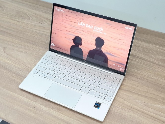 HP Envy 13 - Laptop hoàn hảo cho công việc và giải trí, với màn hình sắc nét
