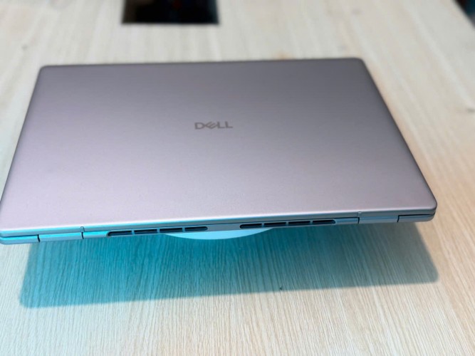 Dell 16 Plus intel Core Utra 9 288V Chip AI ram 32gb 1TB  man hinh 16inch Full HD cam ứng card  intel ARC 16GB win đow 11 pro bản quyền mạnh mẻ