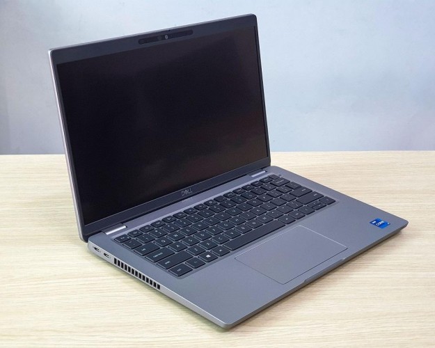 dell latitude 5420 đủ cổng kết nối.