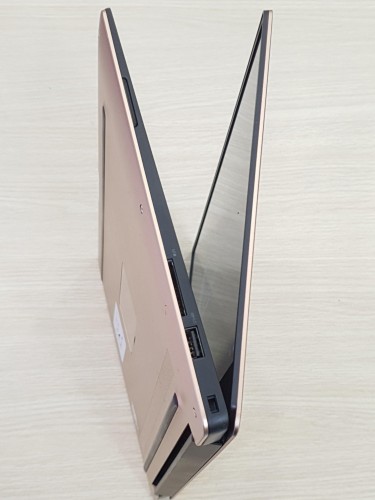 Dell xps 9360 (GOLD) i7 8565 ram 16gb ssd 256gb 13.3inch Full HD vỏ nhôm màu gold siêu hiếm
