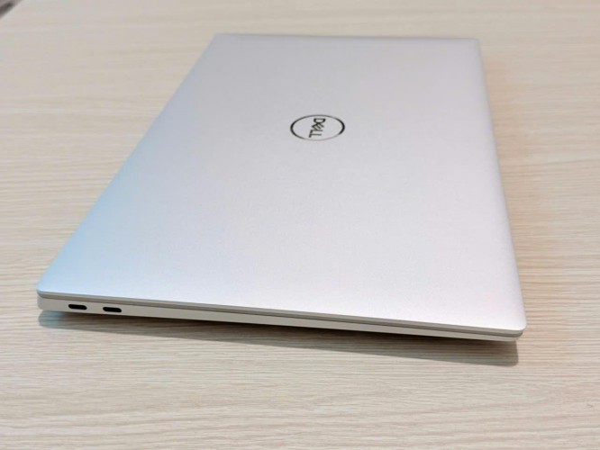 dell xps 9440 chuyên thiết kế đồ họa