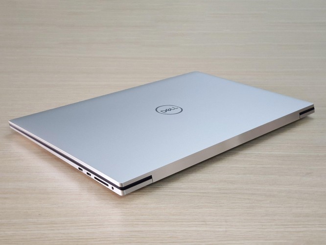 DELL XPS 9720