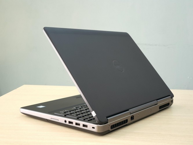 Laptop Dell Precision 7520 Xeon E3-1545M v5 Ram 16G SSD 256G VGA M1200m 15.6 inch