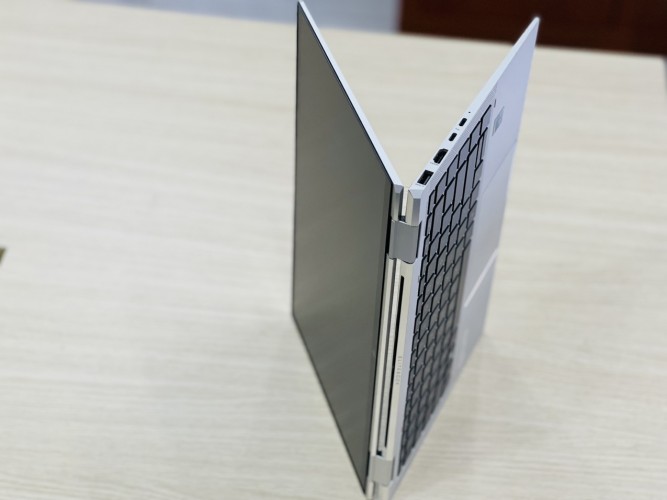 Laptop HP EliteBook 830 G8 2in1 i7 1185G7 RAM 16GB cảm ứng lật 360 độ vỏ nhôm bạc cao cấp